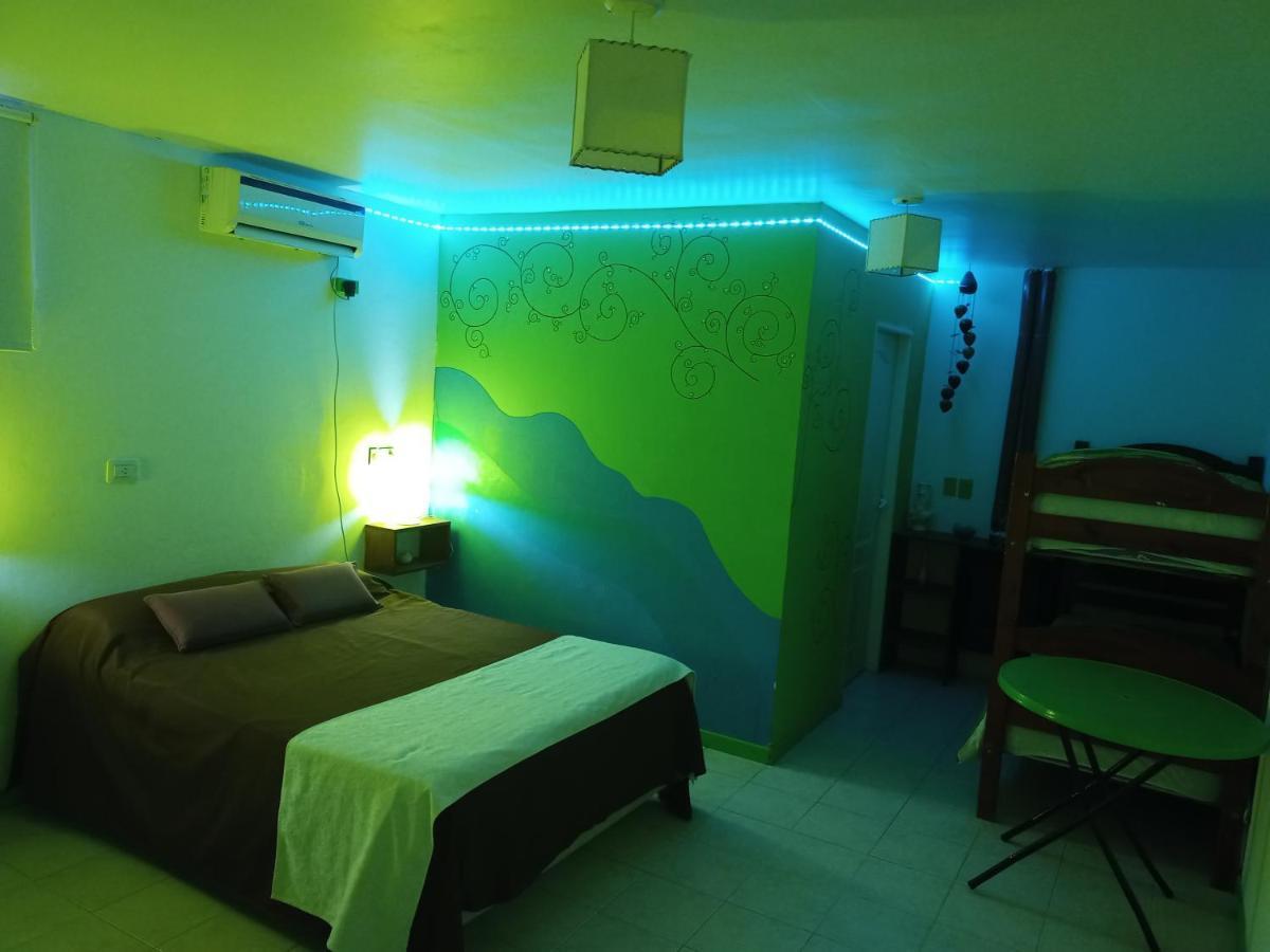 Hotel Complejo Aloha à Puerto Pirámides Extérieur photo